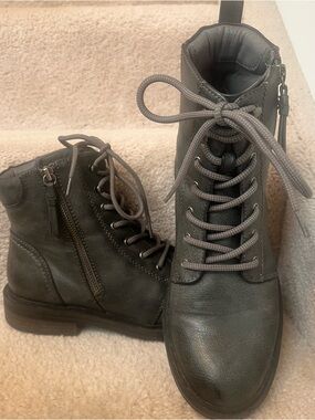 Bear Traps AmySue Women's Combat Boots - Gray Lace-Up Moto Boot sz 7.5 Biker